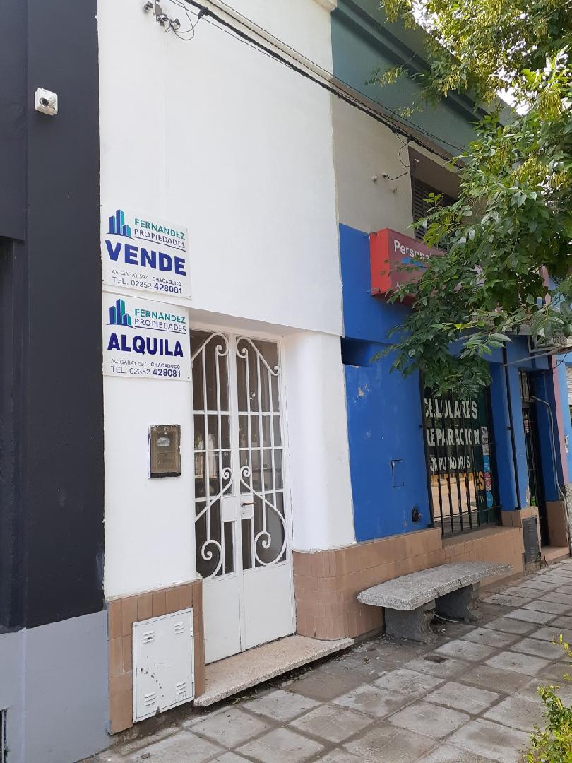 EN VENTA, CASA CENTRICA CON LOCAL SOBRE CALLE SAN LORENZO.- CHACABUCO. COD.124
